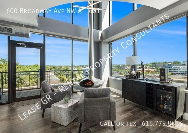 Building Photo - Desirable Union Square Corner Penthouse! Unit 601