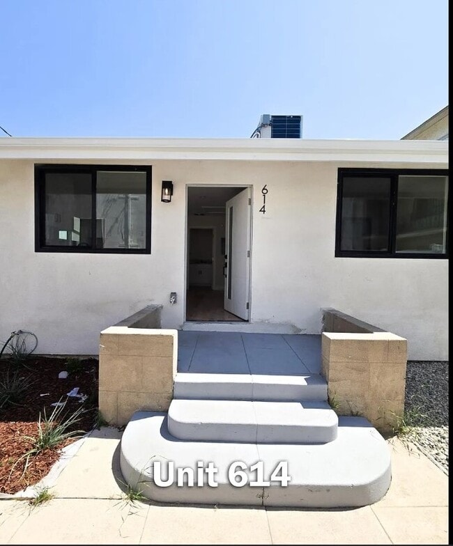 Photo - 614 W 84th St
