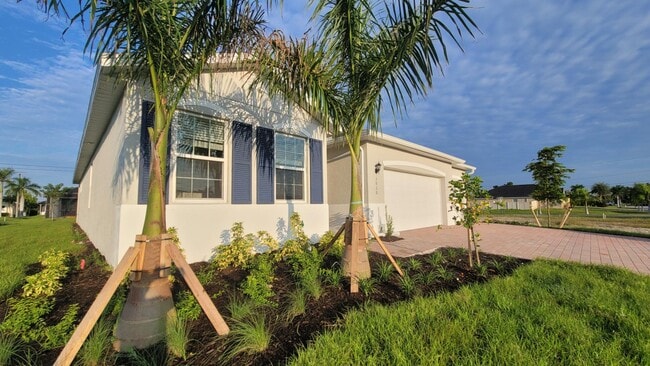 Photo - 3930 SW 16th Pl