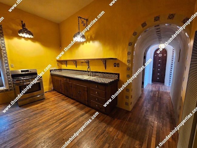 Photo - 128 Calle Don Francisco Unidad #B