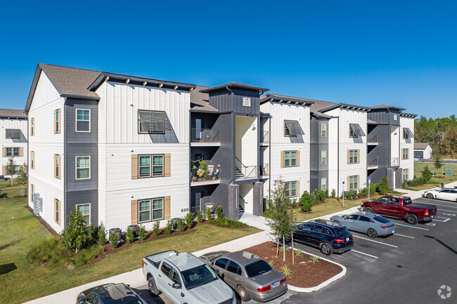 Building Photo - Pointe Grand Spring Hill Rental