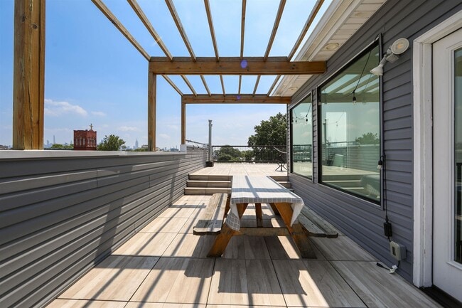 Photo - 157 Sherman Ave