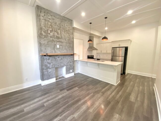 Photo - 85 Victoria Ave N Unit 1