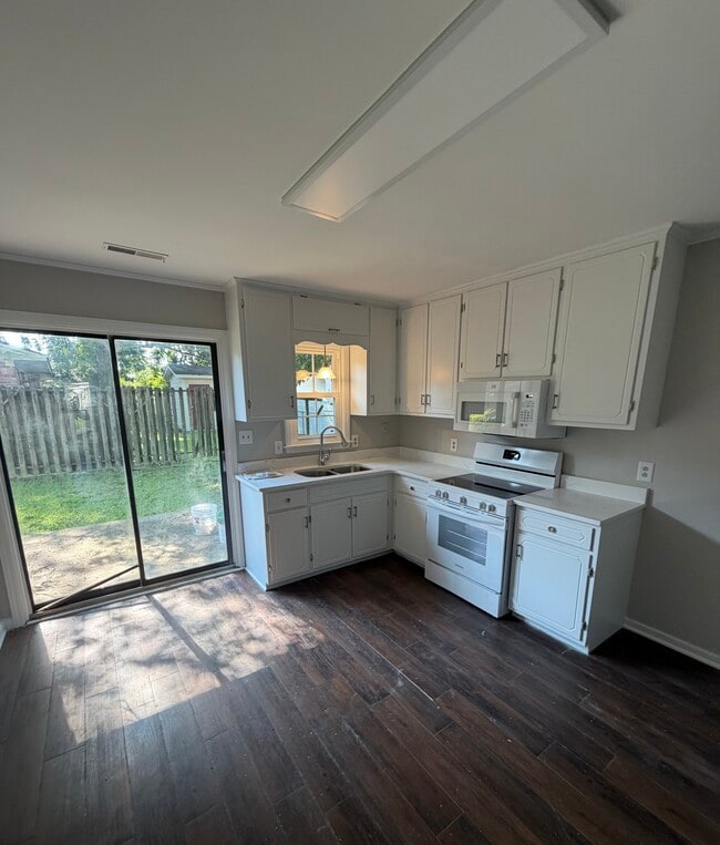 Photo - 212 N Elm St Unit 1