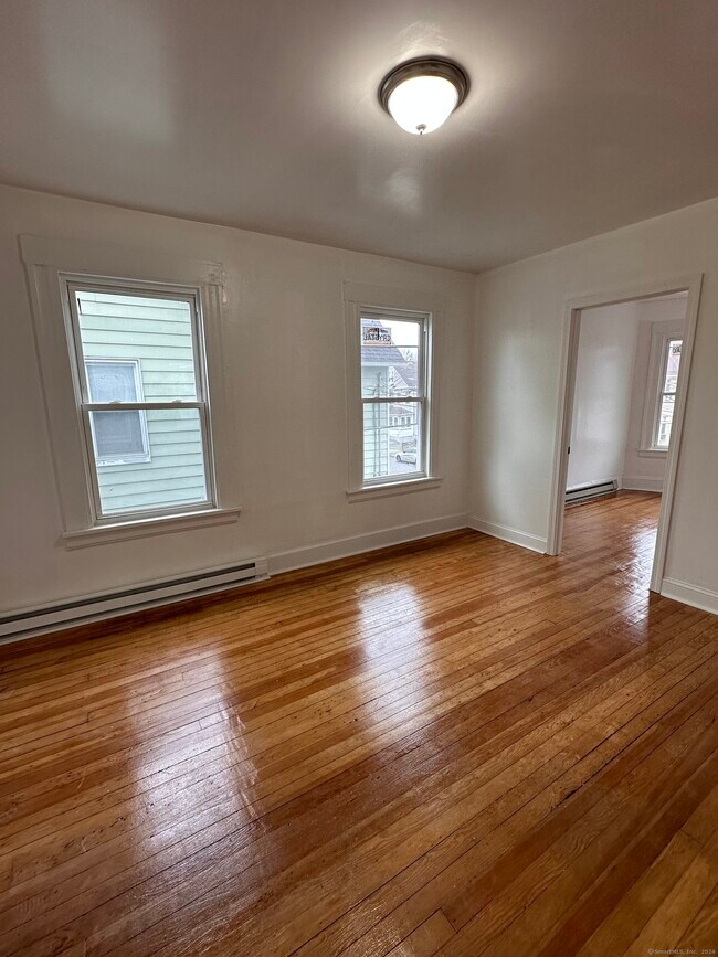 Photo - 48-50-50 Edwin St Unit 2nd Floor