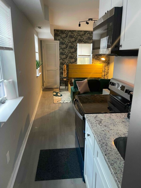 Photo - 1025 W Baltimore St Unit Apt C