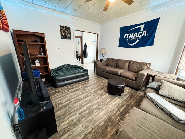 Photo - 215 Prospect St