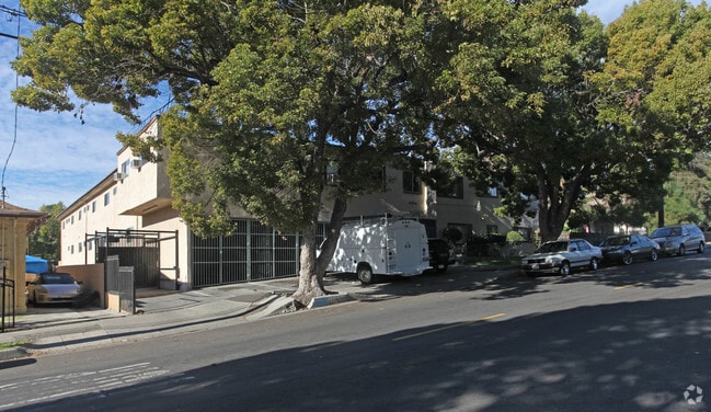 424 N Avenue 56 - Franklin Apts