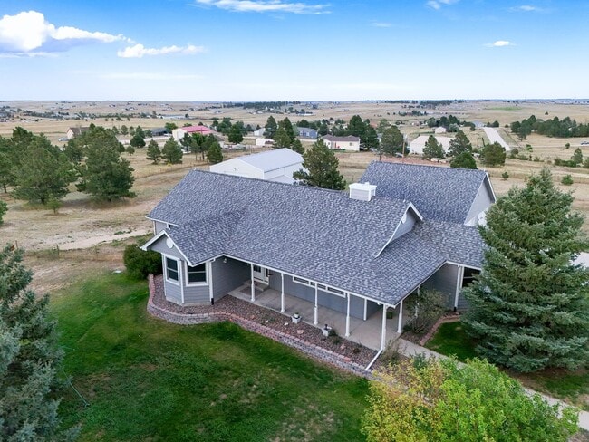 Building Photo - Peaceful Country 4 Bed, 3 Bath Home in Eli...