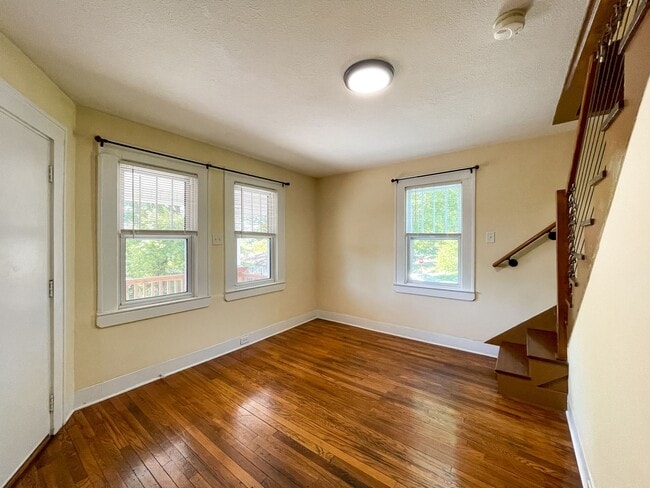 Building Photo - 10 Latta St Unit A Rental