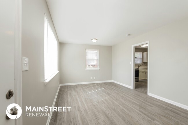 Photo - 1913 Finchley Dr