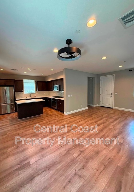 Photo - 490 Palisade Dr