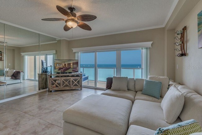 Photo - 880 Mandalay Ave Unidad C801