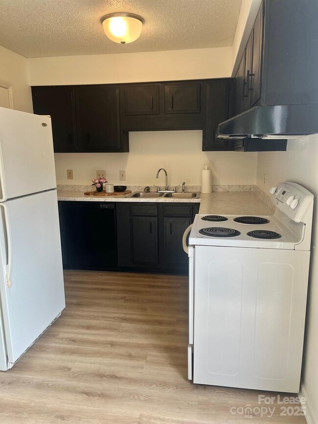 Photo - 4520 Central Ave