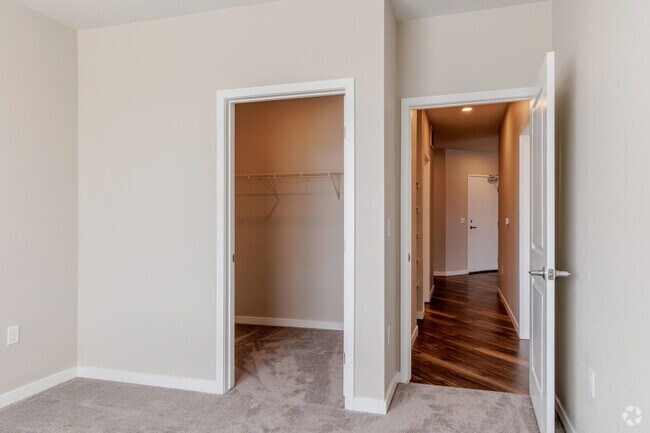 2BR, 2BA - 1,078SF