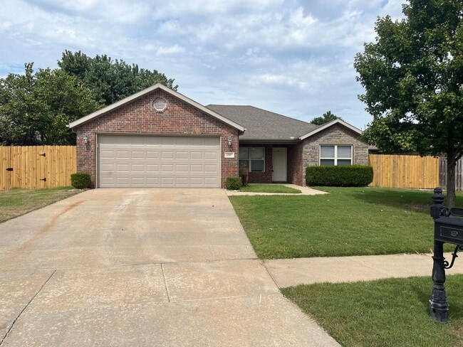 Building Photo - Great 3 Bedroom! Rental