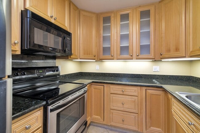 Photo - 5525 Shasta Ln Unit 204