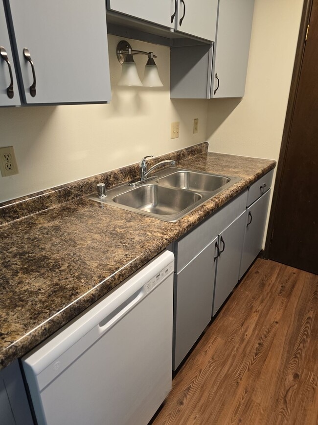 Photo - Silver Lake Apartments, LLC.