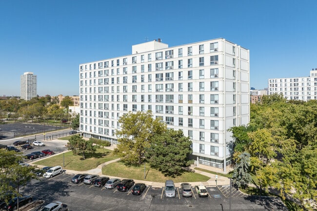 3555 S Cottage Grove Ave - Lake Grove Village