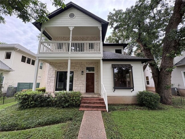 Building Photo - 1204 W 39th St