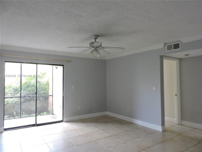 Photo - 15610 SW 105th Ln Unidad 605