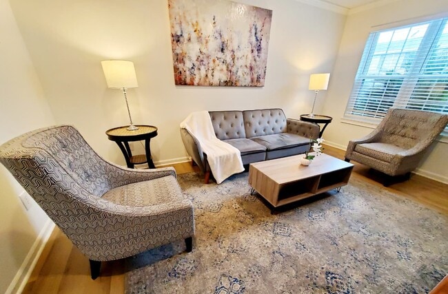 Building Photo - 2039 Rondo St Unit E