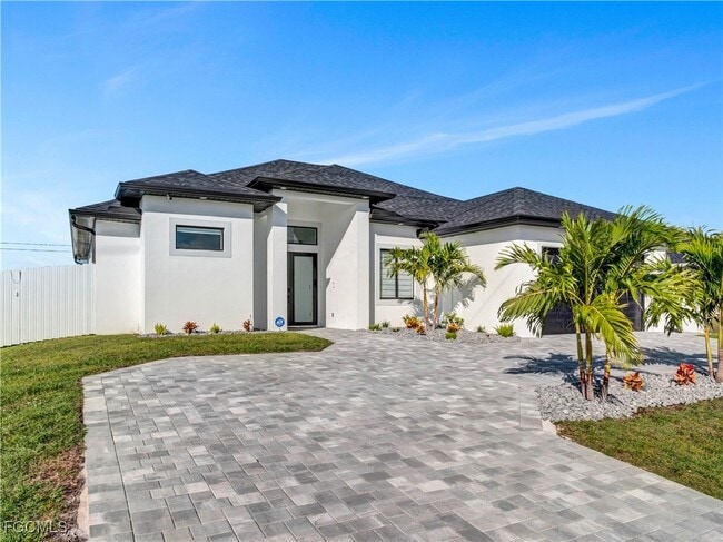 Photo - 319 Tropicana Parkway W