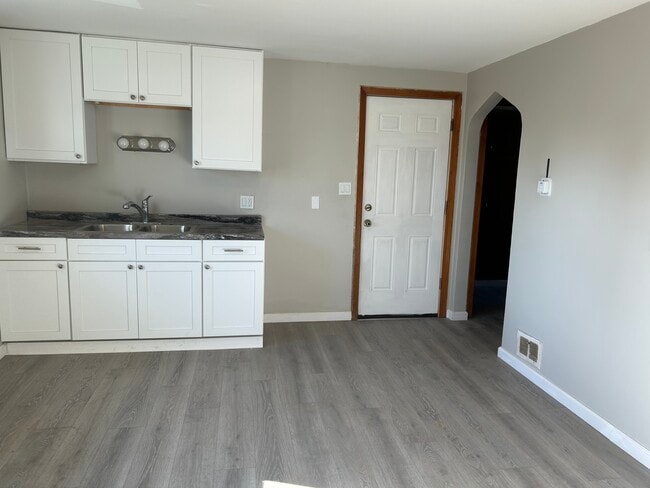 Photo - 35 Willow St