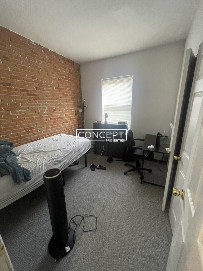 Building Photo - 480 Massachusetts Ave Unit 3