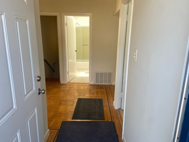 Photo - 1395 Oakdale Ave