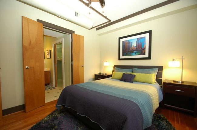 Photo - 323 W Broadway