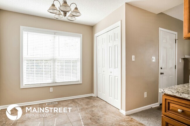 Photo - 4717 Windbreak Ln House