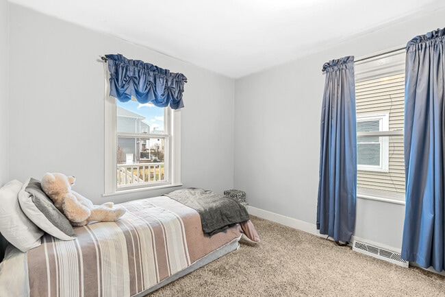 Photo - 70 Windsor Rd Unit 70 Windsor Road