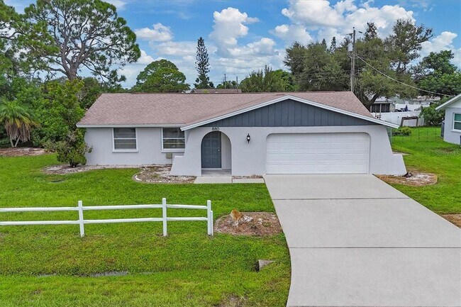 Photo - 880 Queen Rd