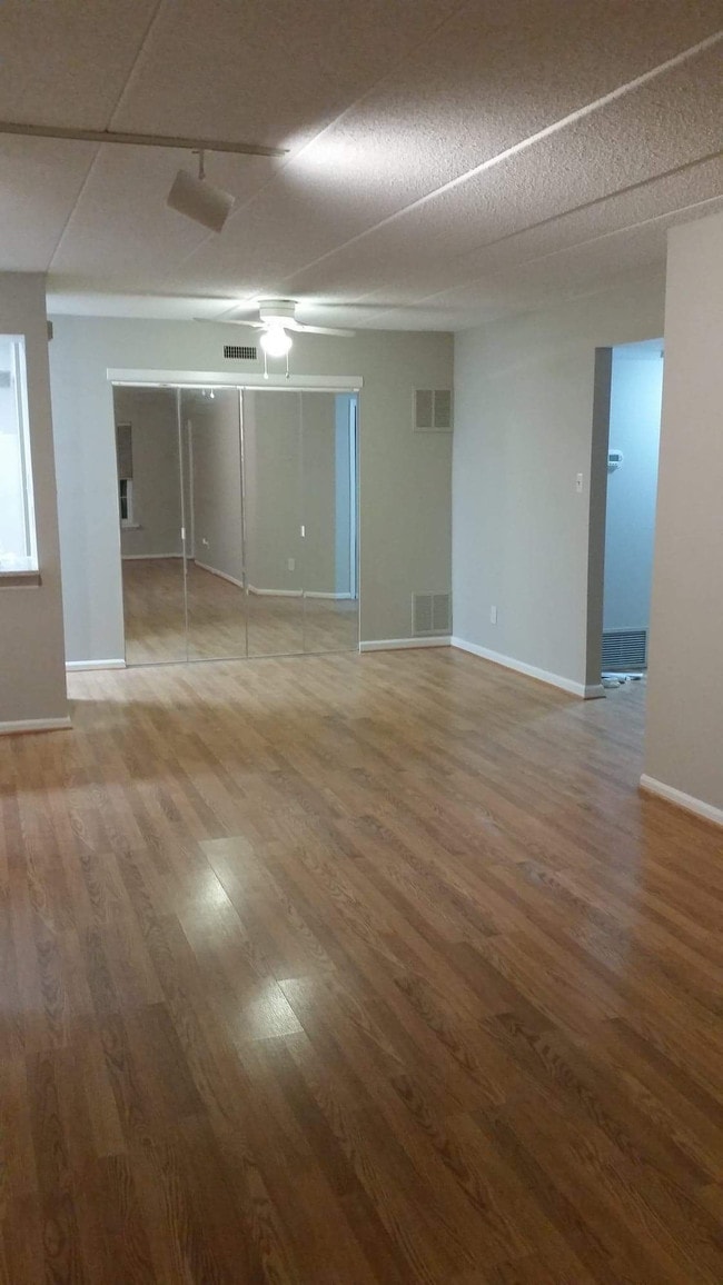 Dining Area - 313 Glen Ln Unit 313