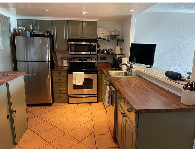 Photo - 1020 Meridian Ave Unit 608