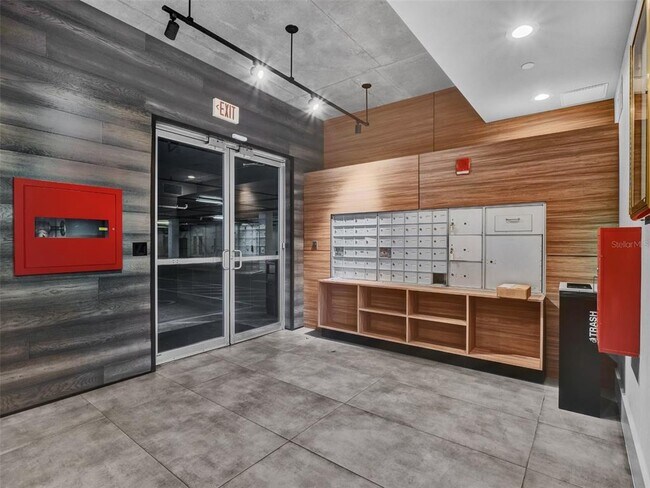 Photo - 525 E Jackson St