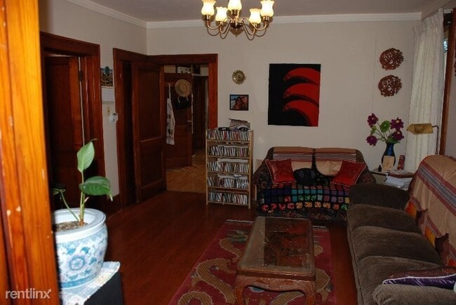 Photo - 529 Elizabeth St