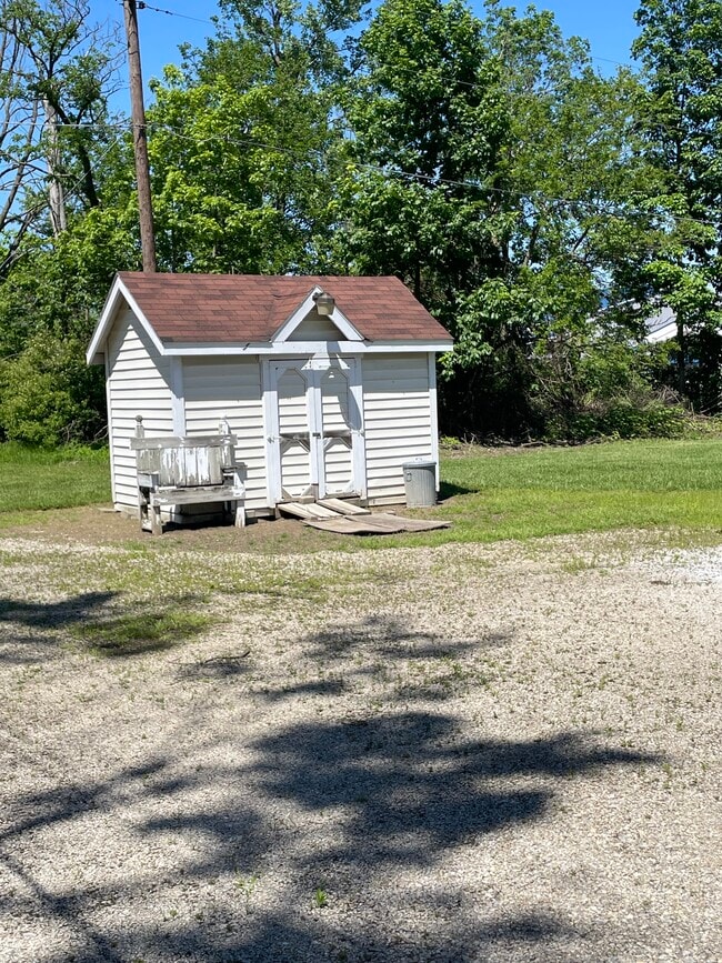 Photo - 3002 E McGalliard Rd