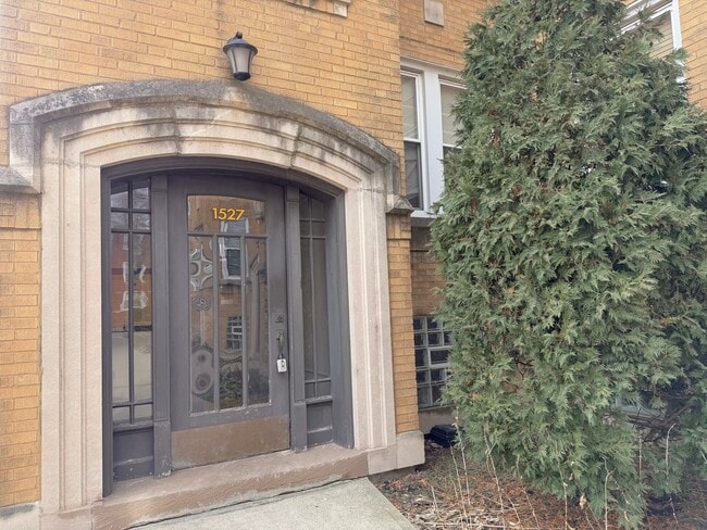 Photo - 1527 W Rosemont Ave Unidad 3