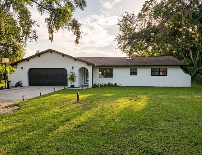 Building Photo - 6050 Mangrove St