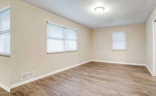 Photo - 2138 Springdale Rd SW
