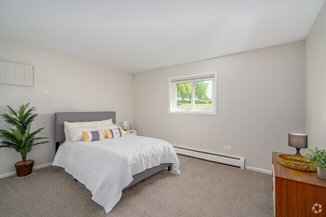 Alpine 2BR, 1BA - 808SF - Primary Bedroom