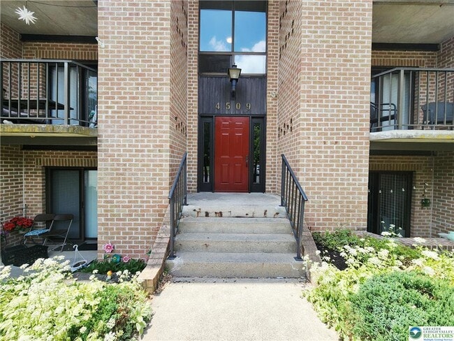Photo - 4509 N Hedgerow Dr Unit 2