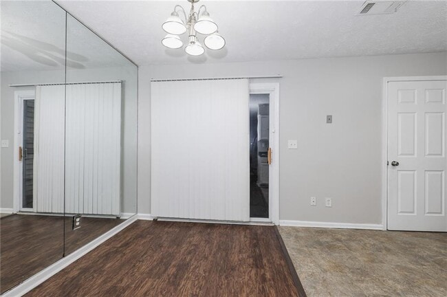 Photo - 284 Timber Creek Ln SW