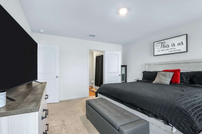 Photo - Charming 3-Bedroom Retreat with 2 Full Baths in Von Ormy!
