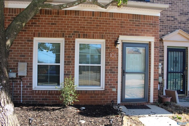 Photo - 101 Cresent Circle