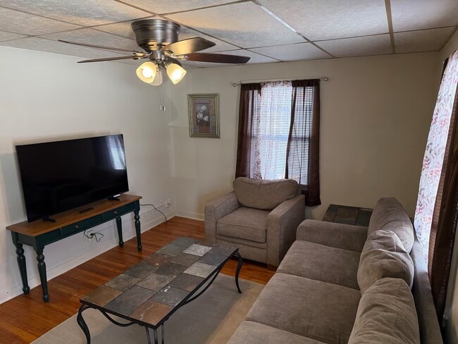 Photo - 307 S Van Doren St