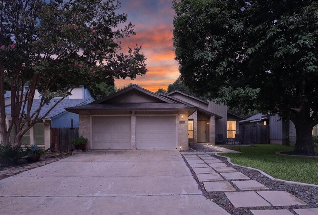 Building Photo - Updated One Story Home in Morning Glen