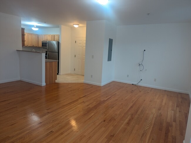 Photo - 84 Aborn St Unidad 1303